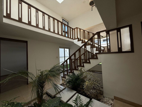 Casa En Venta, Ciudad Satélite, 4 Recamaras.