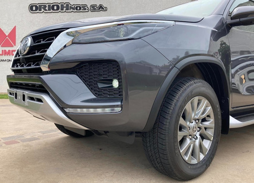 Imagen 18 de 19 de Toyota Sw4 2.8 Tdi 6 A/t 7 Asientos Srx 4x4 0km My2023