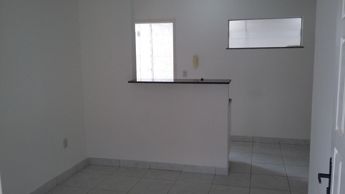 Imagem 7 de 14 de Casa 2/4 Com 1 Suíte Em Condomínio Fechado Vila De Abrantes
