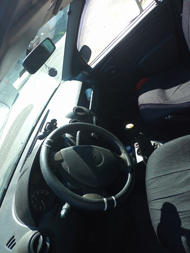 Renault Logan 1.0 16v Authentique Hi-flex 4p