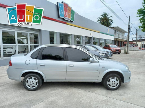 Chevrolet Corsa Super 2011 Gris Plata 4 Puertas