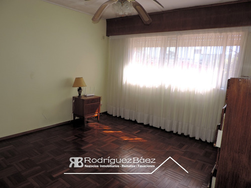Venta Casa 3 Dormitorios 2 Baños Garage Jardin Fondo Verde