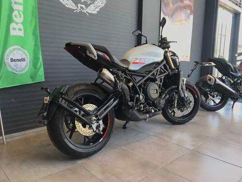 Imagen 16 de 24 de Benelli 752s - Benelli Store Pilar Mp