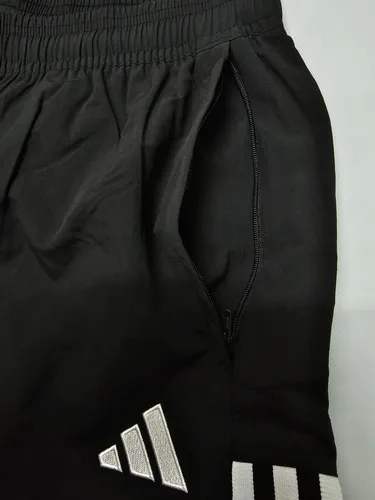 Short Colo Colo 2023 Cuerpo Tecnico Bolsillos Y Cierre
