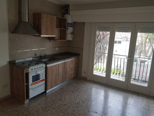 Zona Don Bosco Y Garay. Venta Ph 2 Amb. C/ Garaje Y Balcón Con Cochera