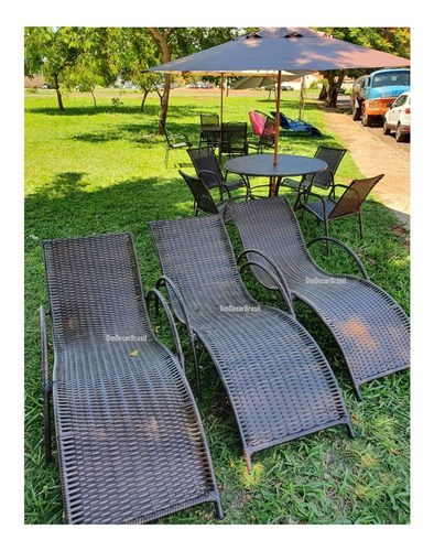 Imagem 2 de 10 de Kit 2 Espreguiçadeira Com Mesa De Centro Piscina Copacabana