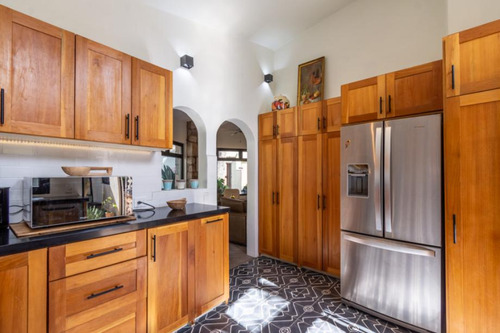 Single Level Charming Retreat