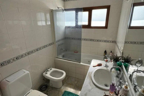 Casa En Venta - 4 Dormitorios 4 Baños - Cocheras - 330mts2 - La Matanza