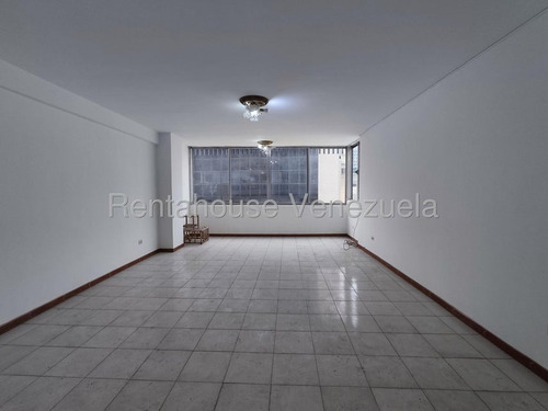 Ip Vendo Apartamento En Altamira 25-23743