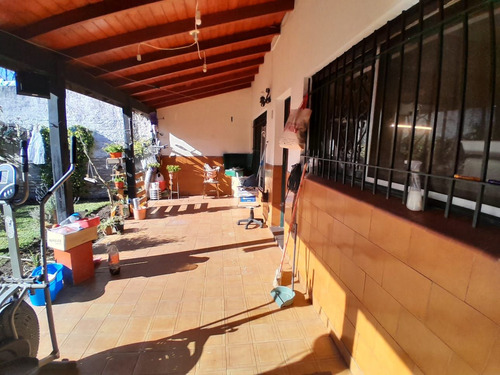 Excelente Chalet De 5 Ambientes
