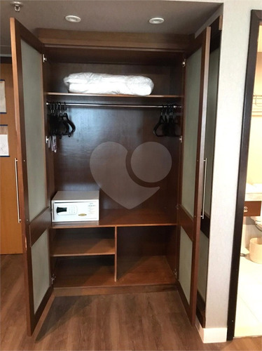 Imagem 15 de 22 de Flat Em Moema - 1 Vaga De Garagem - Reo575222