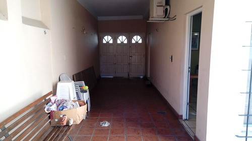 Confortable Chalet En Dos Plantas De Tres Dorm. Con Parque Y