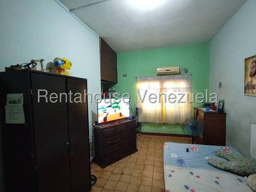 Sara Pastran Vende Casa Comercial En El Centro De Barquisimeto Oportunidad De Negocio #25-15902 Sps