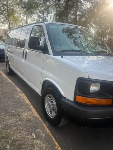 Chevrolet Express 6.0ls C 15 Pas At