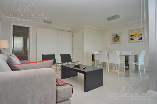 Ocean Drive 2, Unidad De 2 Dormitorios, 2 Baños, Garage!