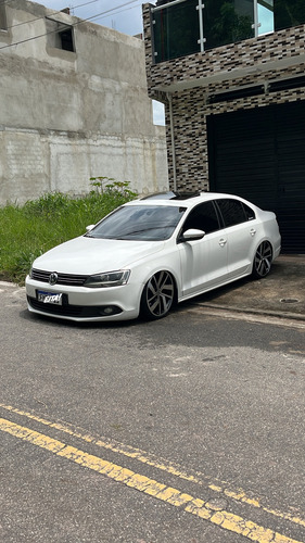 Volkswagen Jetta 2.0 Comfortline Flex 4p Automática