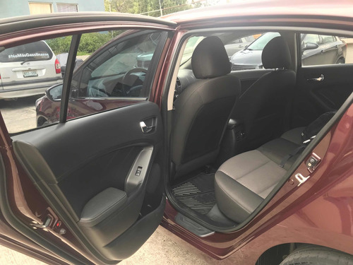 Imagen 9 de 14 de Kia Forte 2.0 Hb Ex At 2018