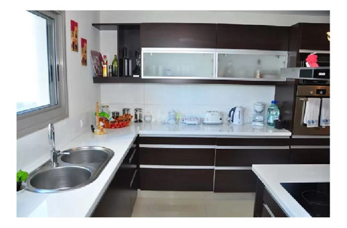 Apartamento De 3 Dormitorios En Torre Imperiale, Punta Del Este.