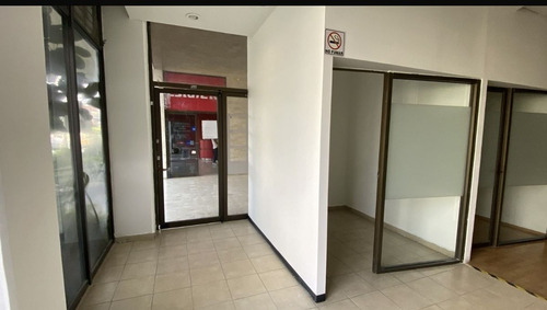 Oficina O Local En Renta Planta Baja Sobre Avenida Tecnologico Frente A Tec 100