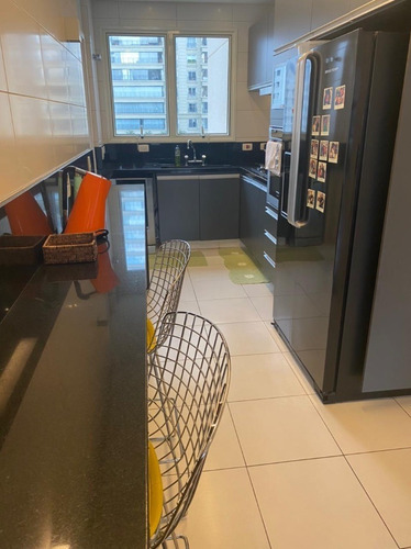 Apartamento À Venda Na Rua Benedito Lapin, Itaim Bibi, São Paulo - Sp - Liv-12090