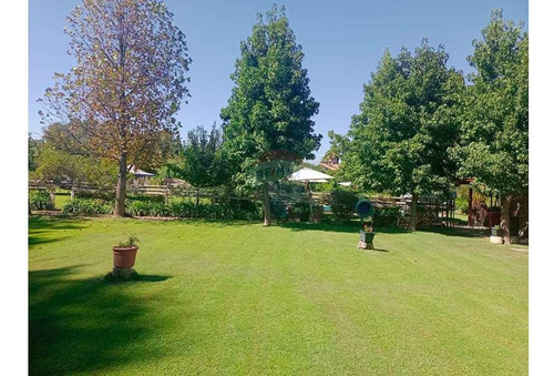 Venta De Hermosa Parcela Con Gran Casa Con Cava!!
