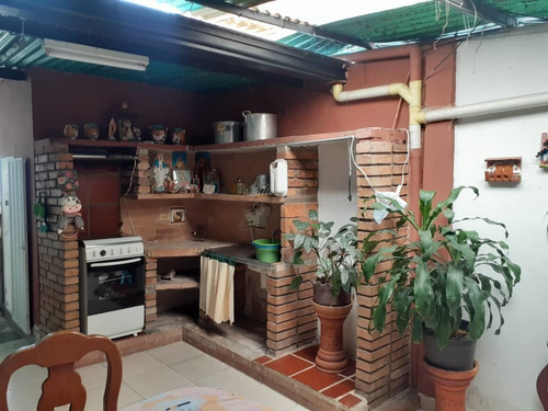 Imagen 2 de 14 de Casa Doble Propósito A Pie De Calle Barrio Sucre
