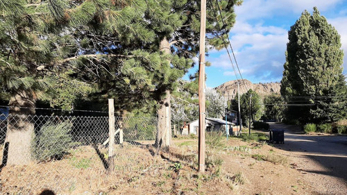 Imagen 4 de 28 de Terreno - Dina Huapi. 1.109 M2 En Esquina Con Gran Frente, Cecado, Plano Y Arbolado