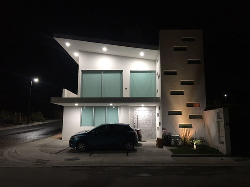 Imagen 4 de 24 de Increible Casa En Lomas De Juriquilla!