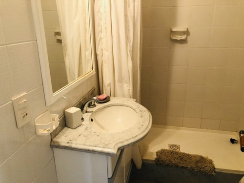 Apartamento En Mansa - Punta Del Este En Alquiler Anual- Ref: 1816
