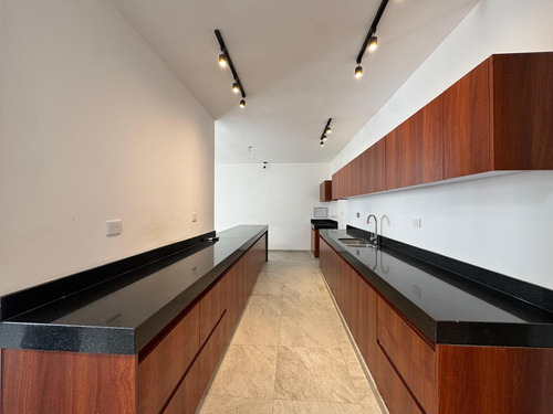 Residencia En Renta En Mérida, Privada Kinish Cholul.