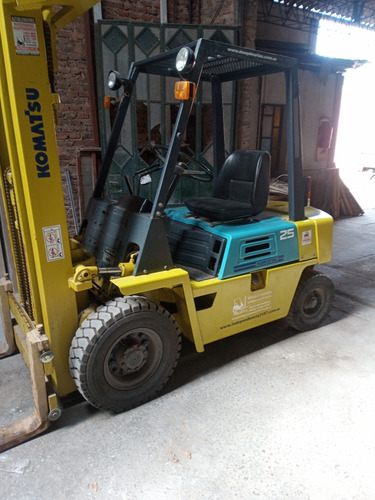 Komatsu ,2500 Kg,motor Izusu Diesel