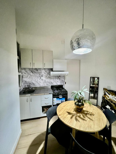 Vendo Impecable!!!! 2 Amb Cocina Baño Tribunales/ San Nicolas. Acceso A Todos Los Medios De Transportes
