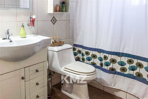 Casa En Venta De 8 Dorm. En La Florida