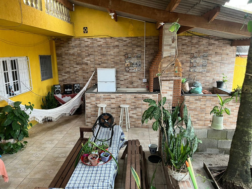 Casa Com 3 Dormitórios E Próxima De Comércios Em Itanhaém Litoral Sul De Sp