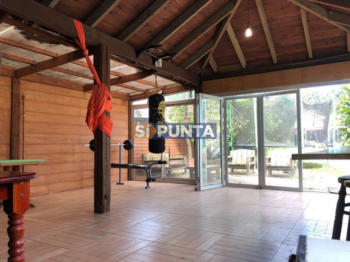 Imagen 13 de 25 de Casa En Jardines De Cordoba - Punta Del Este