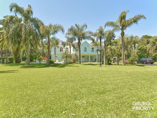 Mansion En Venta En Parque Leloir Con 4 Dormitorios En Suite Y 7000 M2