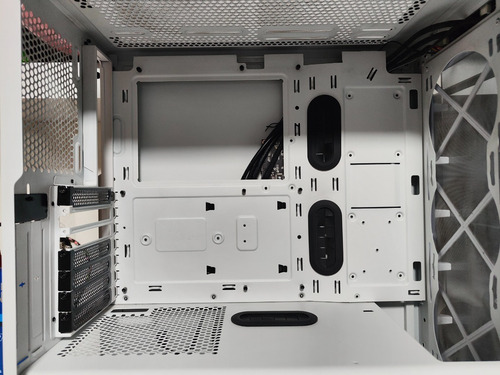 Corsair Icue 465x Rgb Blanco (Usado)