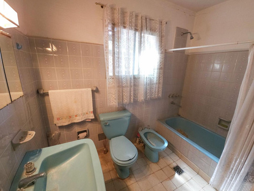 Venta 2 Casas En 1 Y Local. Ideal Inversión.