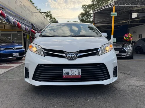 Toyota Sienna 3.5 Le At