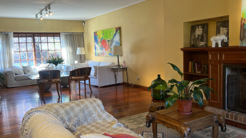 Casa En Venta De 5 Ambientes En Acassuso