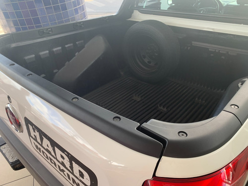 Imagem 5 de 15 de Strada 2018 Cab Estendida Completa Emplacada Sem Detalhes