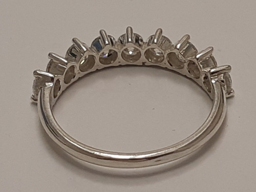 Aliança Ouro 18k Com 22 Moissanites 9pts 2,8mm Largura