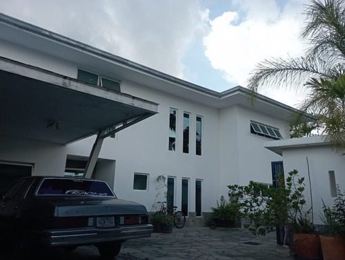 Venta Quinta En La Urb. Bosque De La Lagunita. El Hatillo. Milthonhouse53
