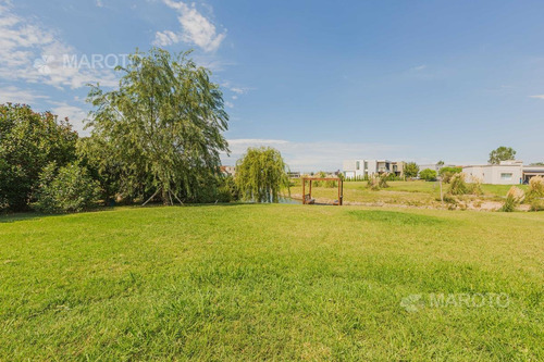 Imagen 5 de 11 de Lote En Venta Con Muelle En El Canton - Maroto Propiedades