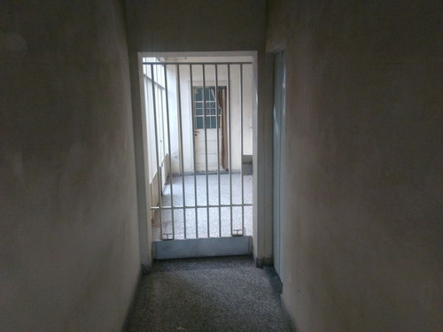 Imagen 4 de 14 de Casa Con Local Lezica 2700, San Justo Retasado Oportunidad