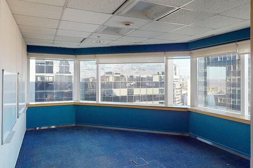 Laminar Plaza | Oficina En Impecable Estado | Excelentes Vistas - Disponibilidad Inmediata.
