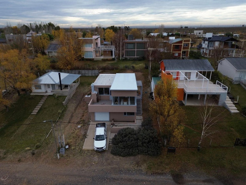 Casa En Barrio Hidronor Mari Menuco
