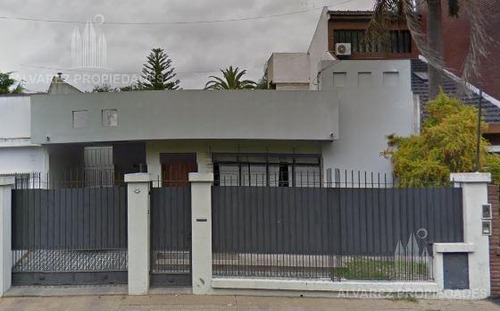 Imagen 2 de 30 de Casa - Castelar