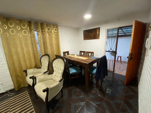 Se Vende Amplia Propiedad 3d2b Maipu (100806)
