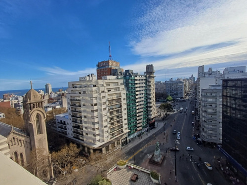 Constituyente Y Barrios Amorín - En Excelente Edificio 58m2